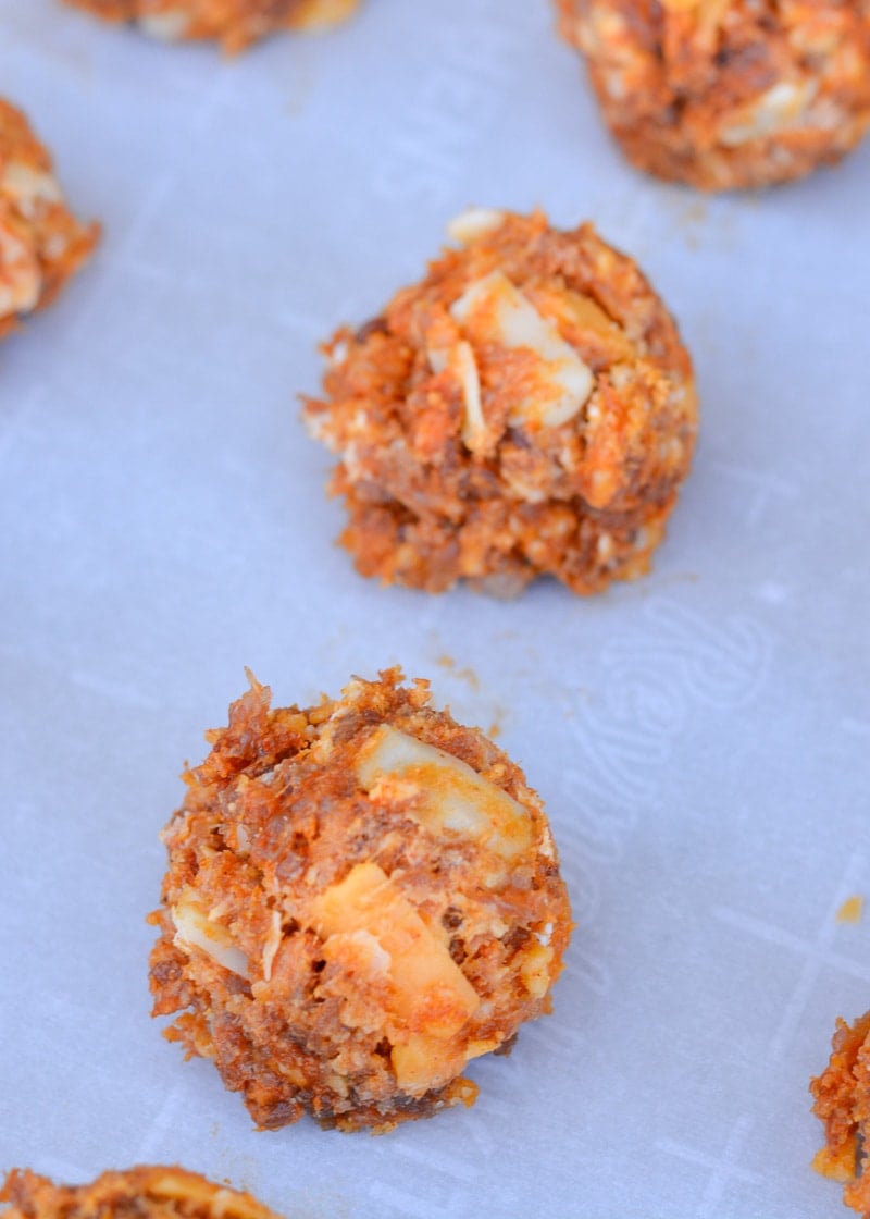 These Cream Cheese Sausage Balls are the perfect keto appetizer or gluten free snack! At only 1 net carb each, this will be a keto meal prep recipe you reach for time and time again!