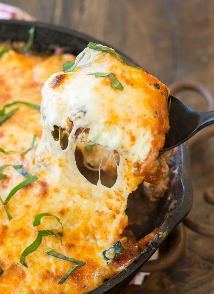 This Keto Lasagna Skillet has everything you love about lasagna with none of the work! Ready in 30 minutes and only 5 net carbs per serving this is a low carb recipe you've got to try! #keto