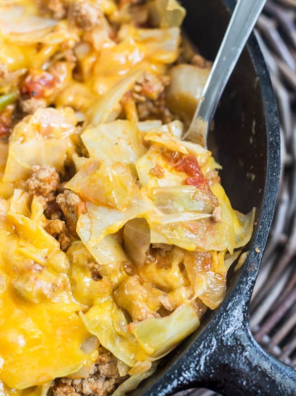 This Low Carb Cheesy Cabbage Casserole is a one pan, easy dinner ready in 30 minutes! The perfect easy keto dinner! Under 9 net carbs per serving! #keto