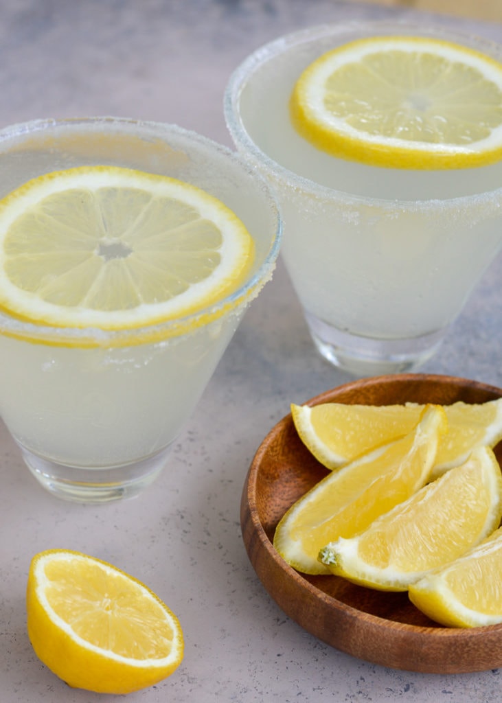 This Keto Lemon Drop is an easy low-carb drink! This refreshing keto cocktail goes great with seafood, chicken, and poolside appetizers!